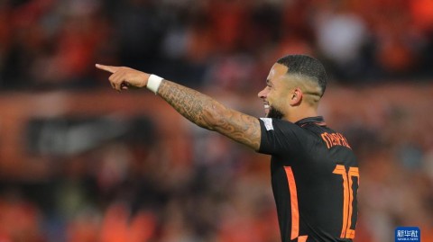 2014年荷兰队球员盘点：从巴西世界杯季军到2026足球人生新篇章