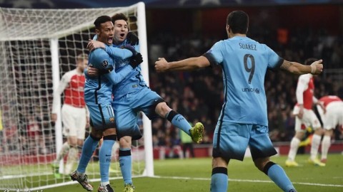 欧冠巴萨4-1复仇拜仁：拉菲尼亚戴帽莱万弑旧主