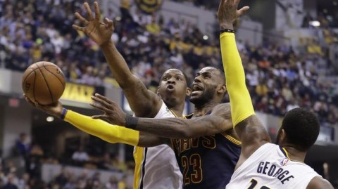 骑士大逆转步行者锁定首轮主场优势，米切尔哈登合砍66分