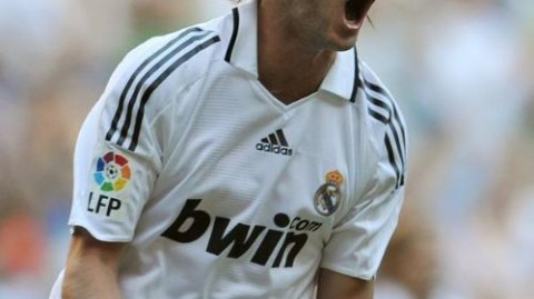 欧冠-皇马2-1曼城维尼修斯双响，银河战舰双杀蓝月晋级八强