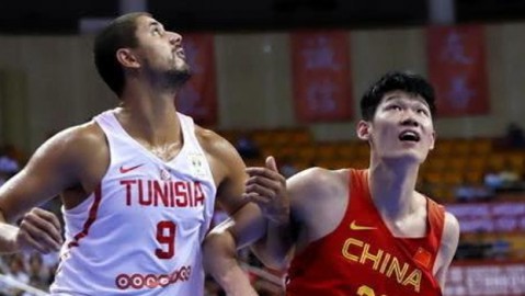 中国男篮蓝队61-68突尼斯 末节崩盘吞斯杯首败