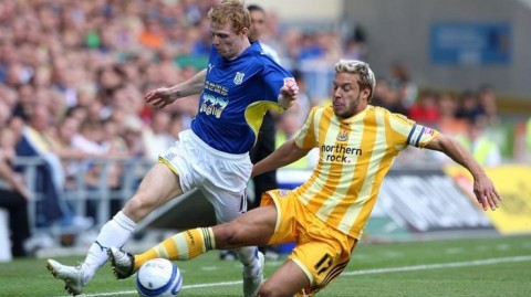 米堡主场险胜止颓，争夺英冠直升名额