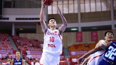 周鹏22分胡明轩加时三分绝杀 中国蓝队87-84芬兰