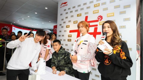 “风云”再起 羽坛传奇傅海峰点燃总决赛现场