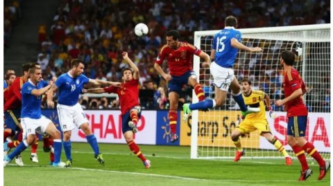 标题：友谊赛西班牙1-0意大利，佩德罗绝杀